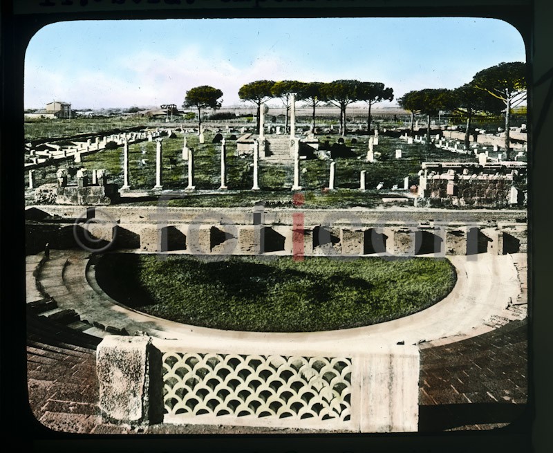 Ostia. Tempelruinen ; Ostia. temple ruins (foticon-simon-vulkanismus-359-014.jpg)
